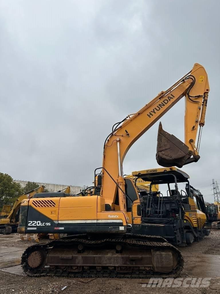 Hyundai 220LC-9S Paletli ekskavatörler