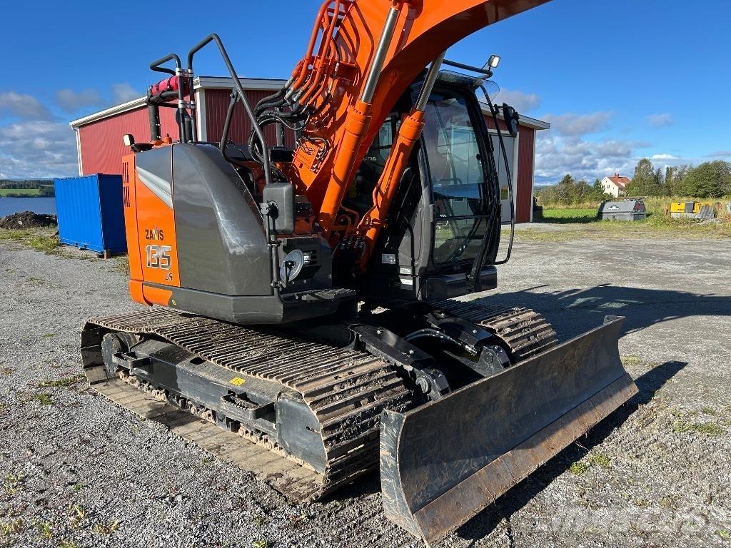 Hitachi ZX 135 US-7 Paletli ekskavatörler