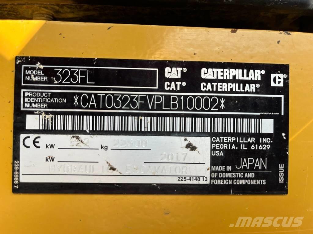 CAT 323 F L Paletli ekskavatörler
