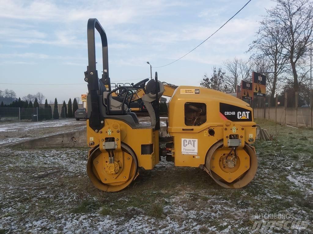 CAT CB 24 B Çift tamburlu silindirler