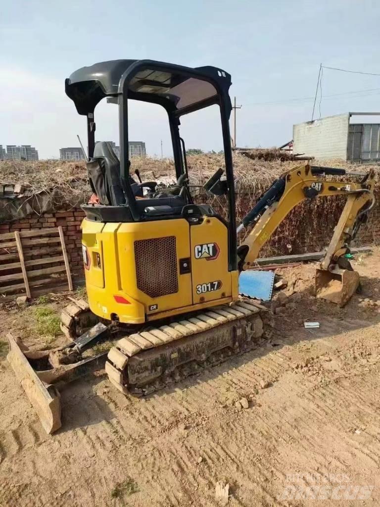 CAT 301.7 Mini ekskavatörler, 7 tona dek