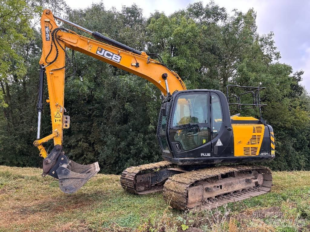 JCB JS 131 LC Paletli ekskavatörler