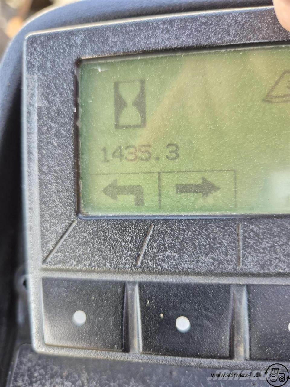 John Deere 7500A Golf arabalari