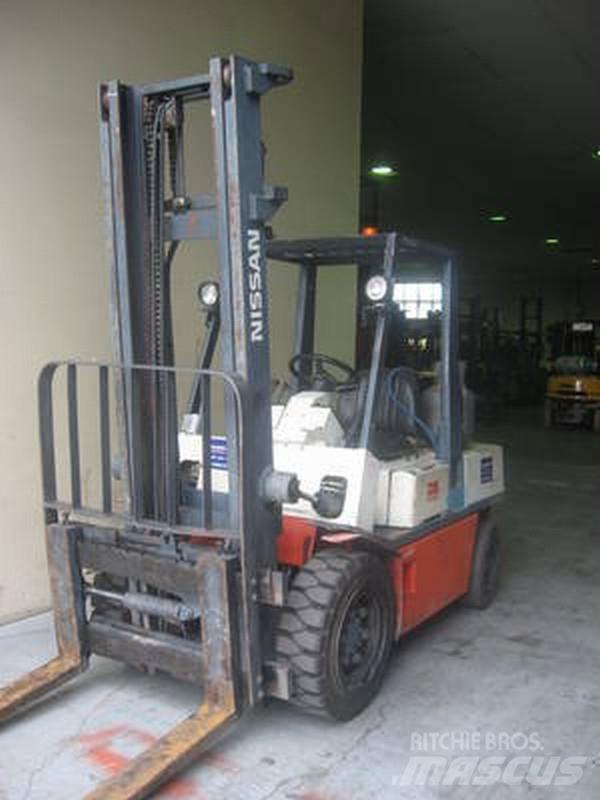 Nissan Nissan Diger