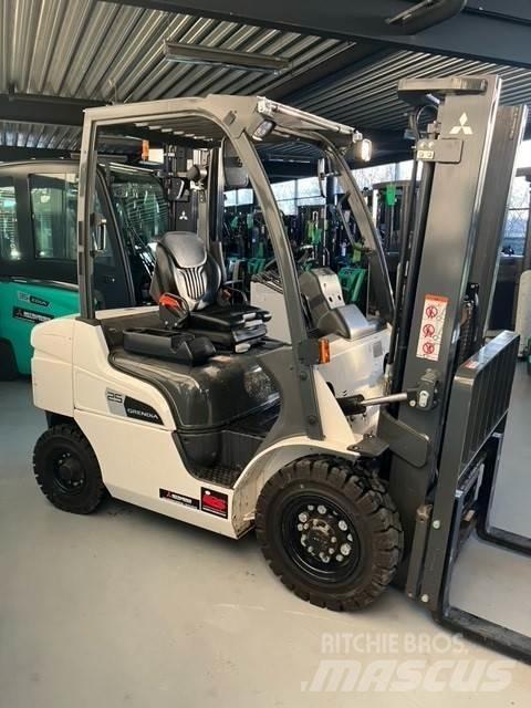 Mitsubishi FD25N3 Dizel forkliftler