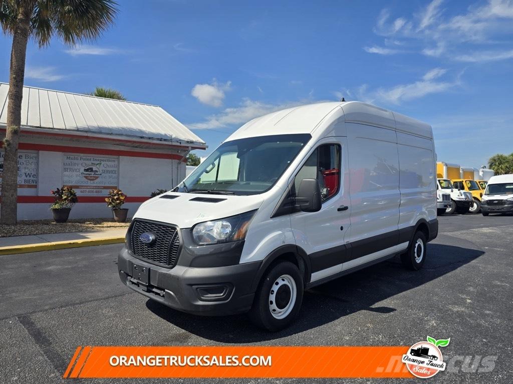 Ford Transit 250 Panel vanlar