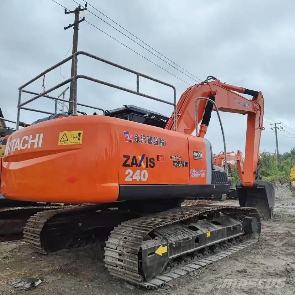 Hitachi 240-3 Paletli ekskavatörler