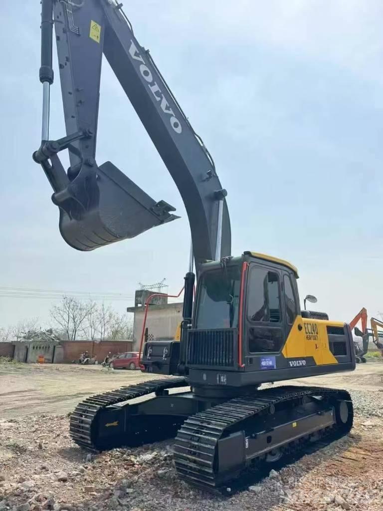 Volvo EC 240 Paletli ekskavatörler