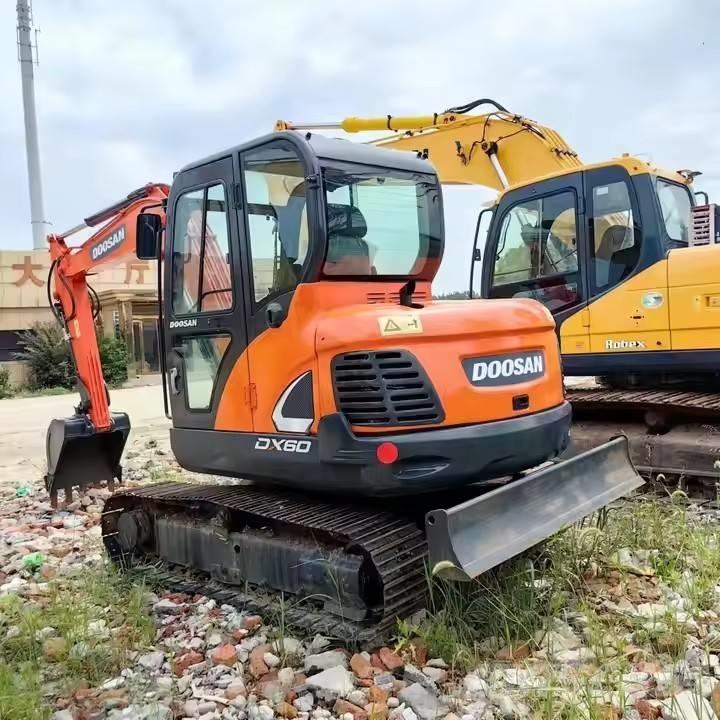 Doosan DX 60 Mini ekskavatörler, 7 tona dek