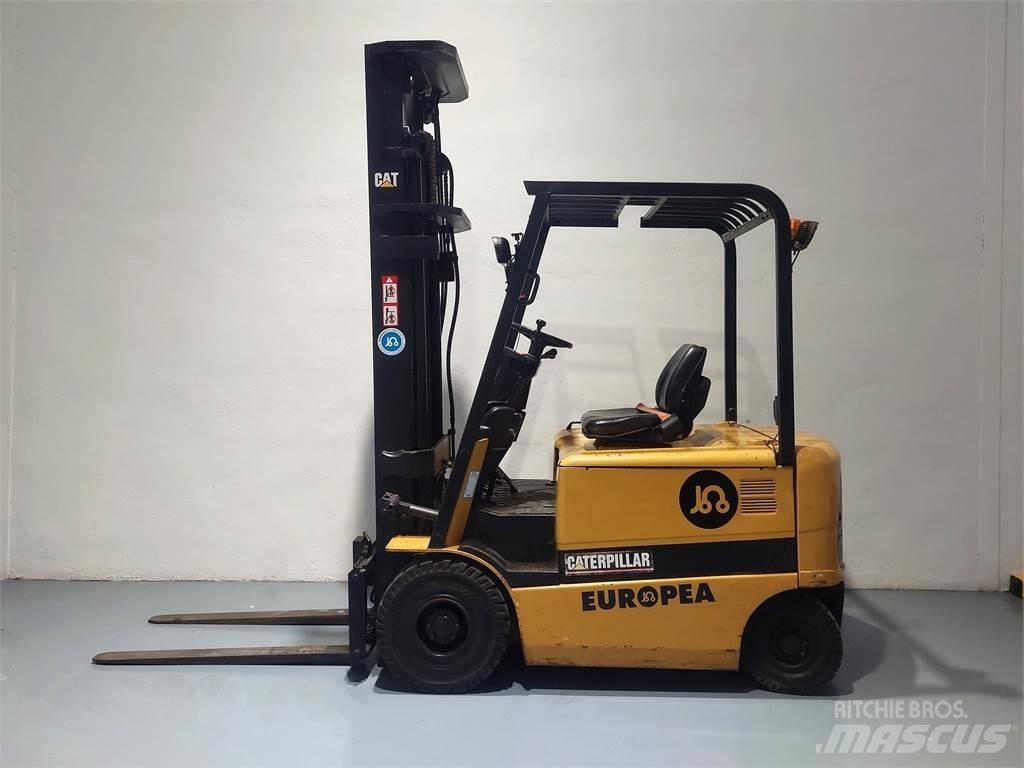 CAT EP25K PAC Elektrikli forkliftler