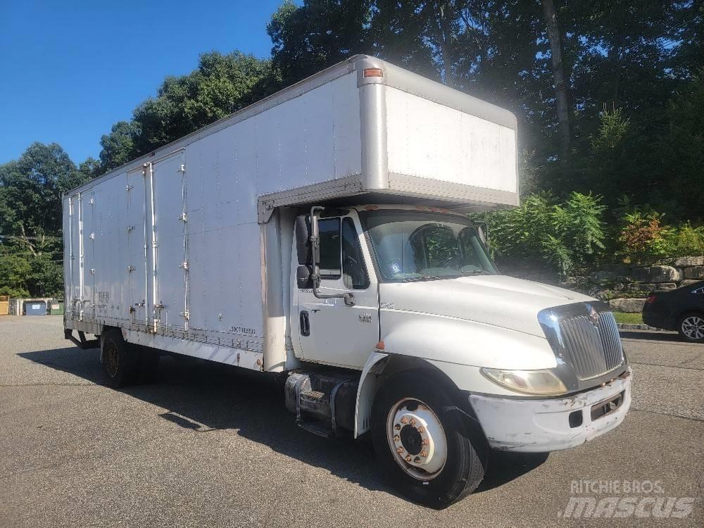 International 4300 Kapali kasa kamyonlar