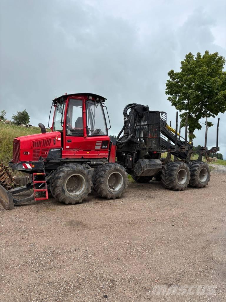 Komatsu 845 Tomruk yükleyici traktörler