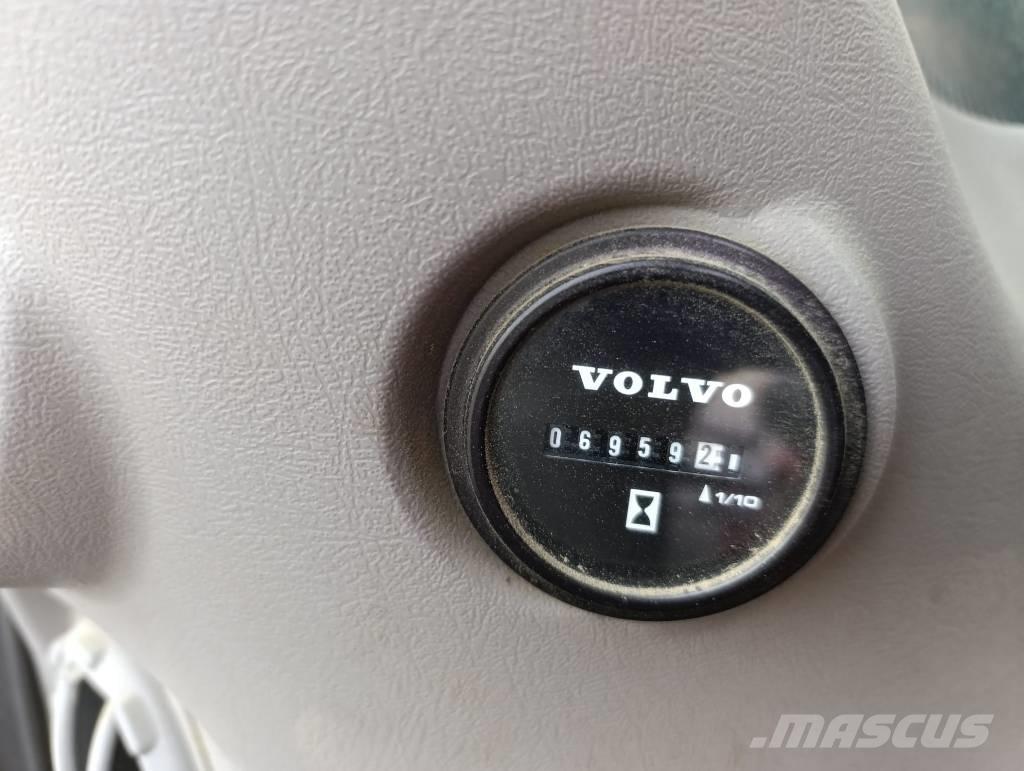 Volvo EW 210 D Lastik tekerli ekskavatörler