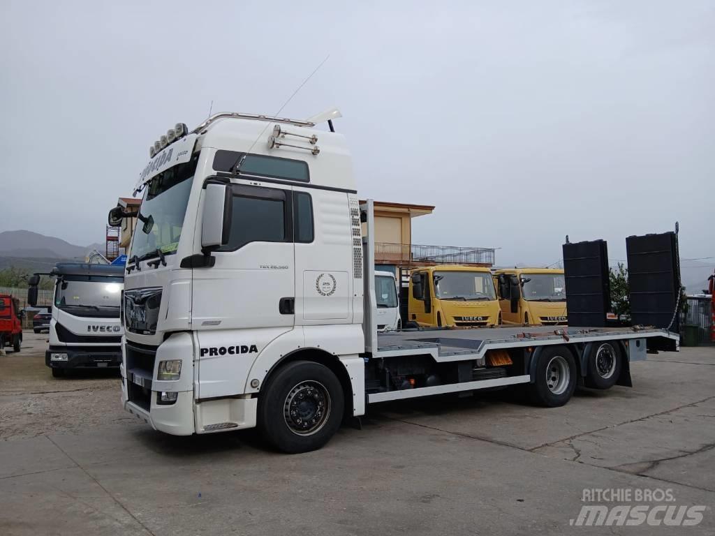 MAN TGX 26.560 Düz Platformlu Oto Çekiciler/vinçli kamyonlar
