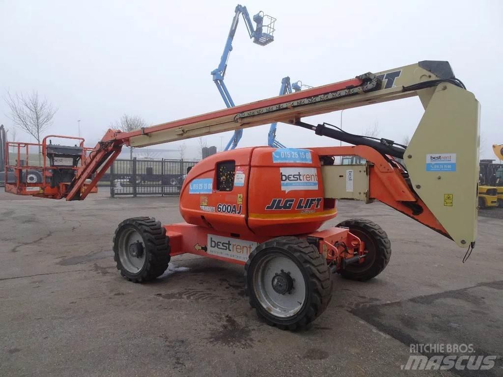 JLG 600AJ Körüklü personel platformları