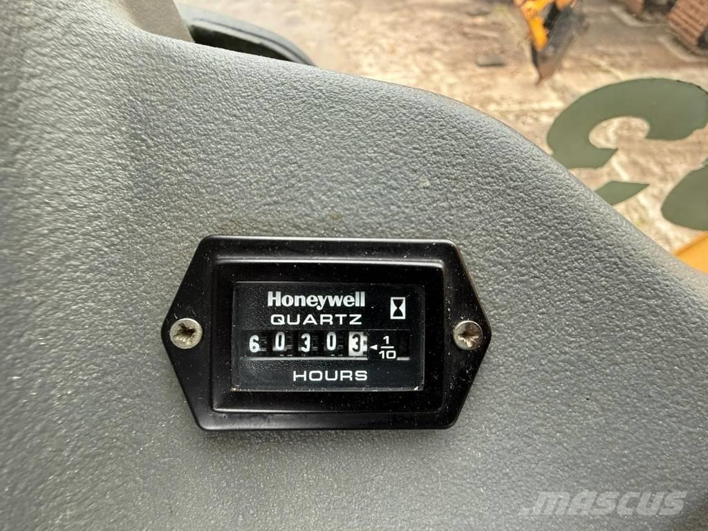 Komatsu WB 93 S-5 Kazıcı yükleyiciler - beko loder
