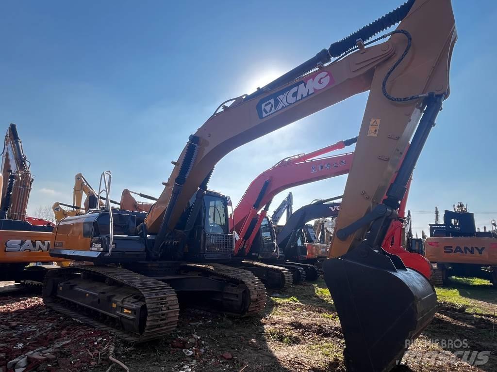 XCMG XE 305 DK Paletli ekskavatörler