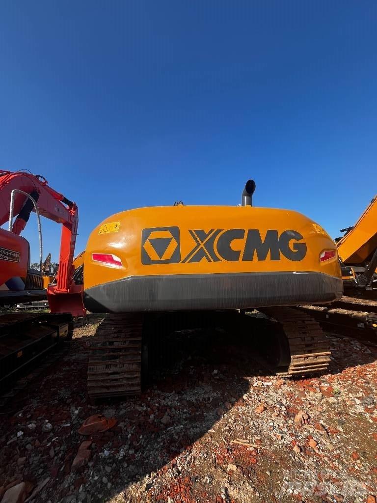 XCMG XE 305 DK Paletli ekskavatörler