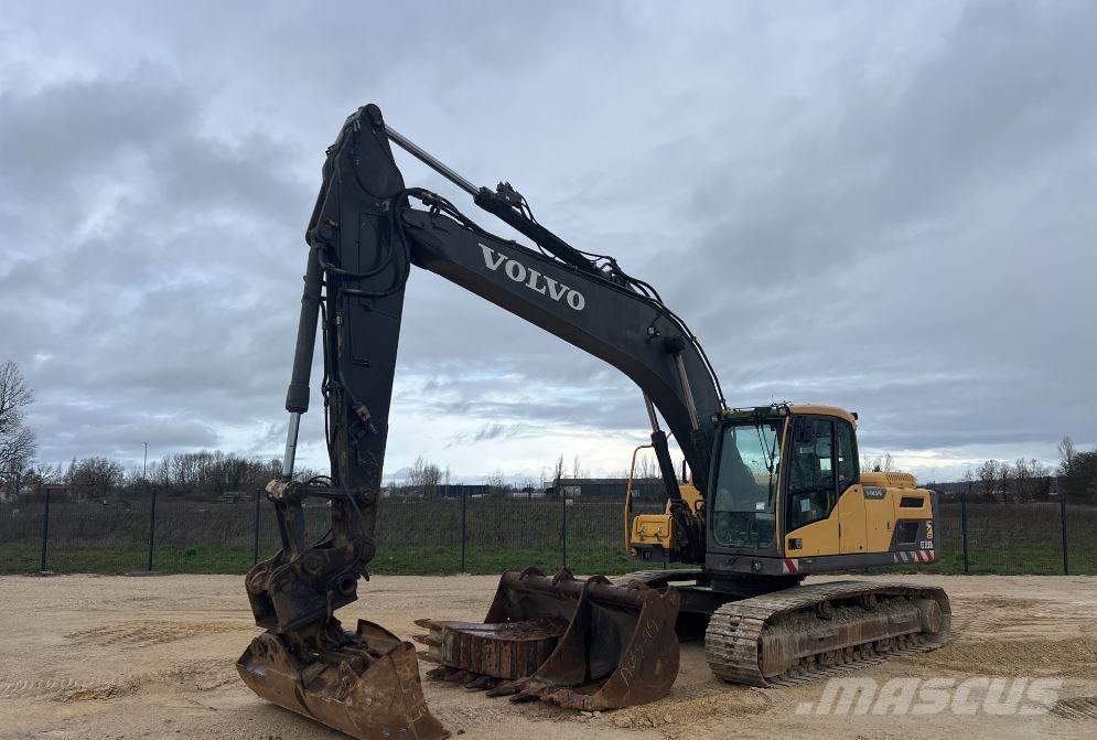 Volvo EC 220 DL Paletli ekskavatörler
