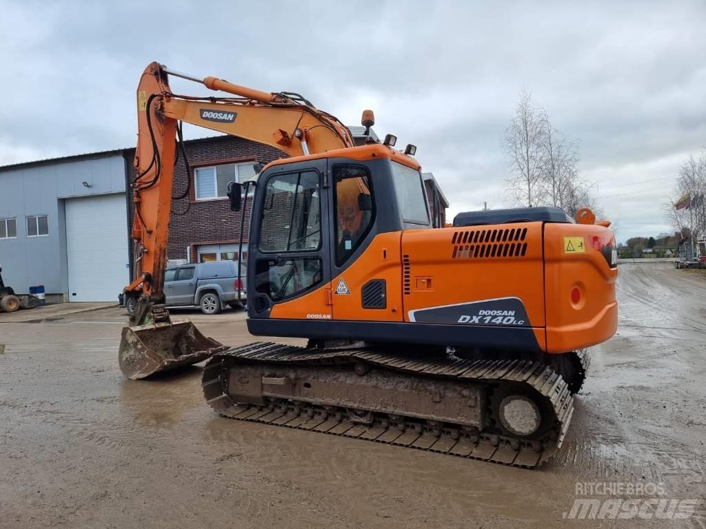 Doosan DX 140 LC Paletli ekskavatörler