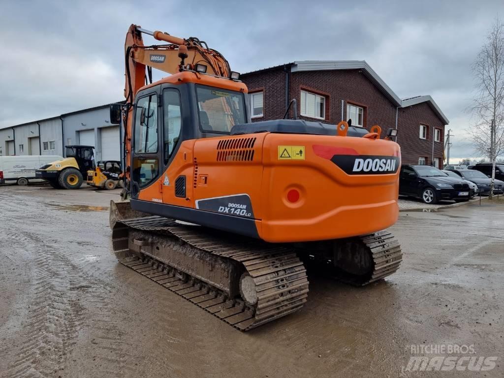 Doosan DX 140 LC Paletli ekskavatörler