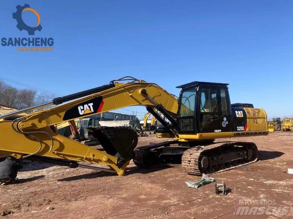 CAT 325 D Paletli ekskavatörler