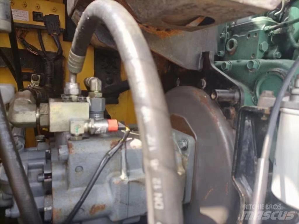 Volvo EC 80D PRO Paletli ekskavatörler