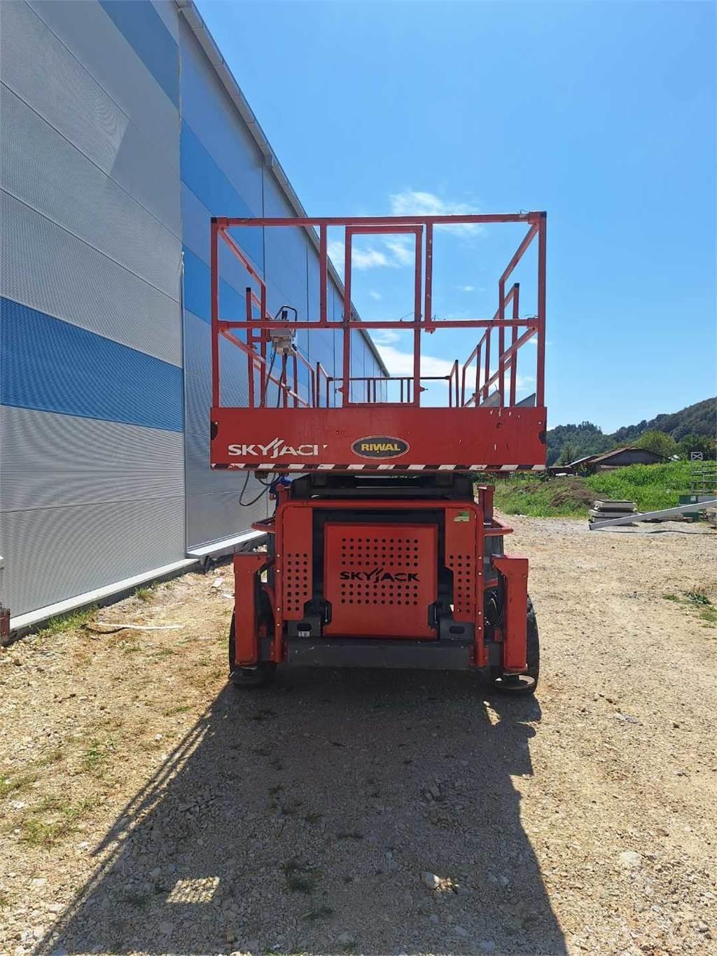 SkyJack 8841RT Makasli platformlar