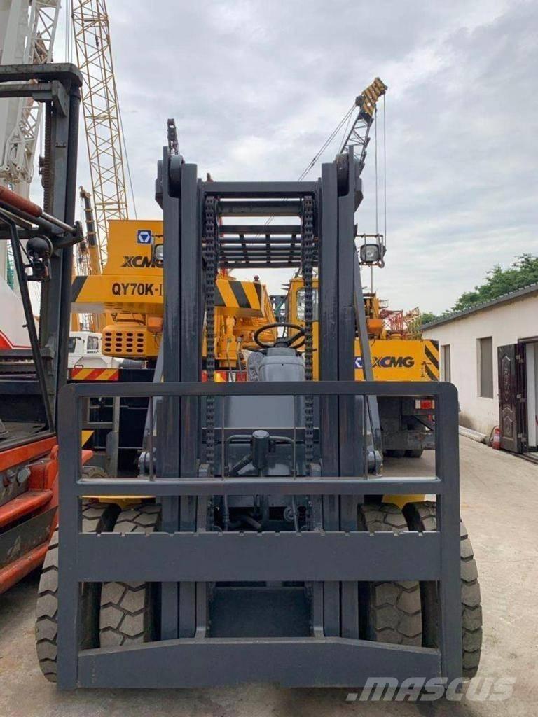 Komatsu 8 Ton Dizel forkliftler