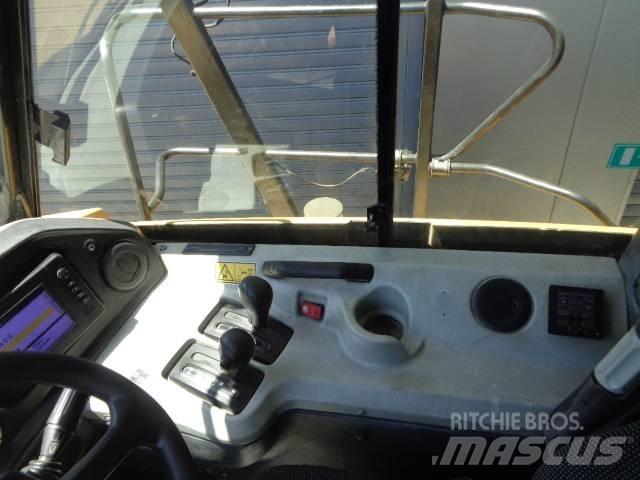 CAT 740 B Belden kirma kaya kamyonu