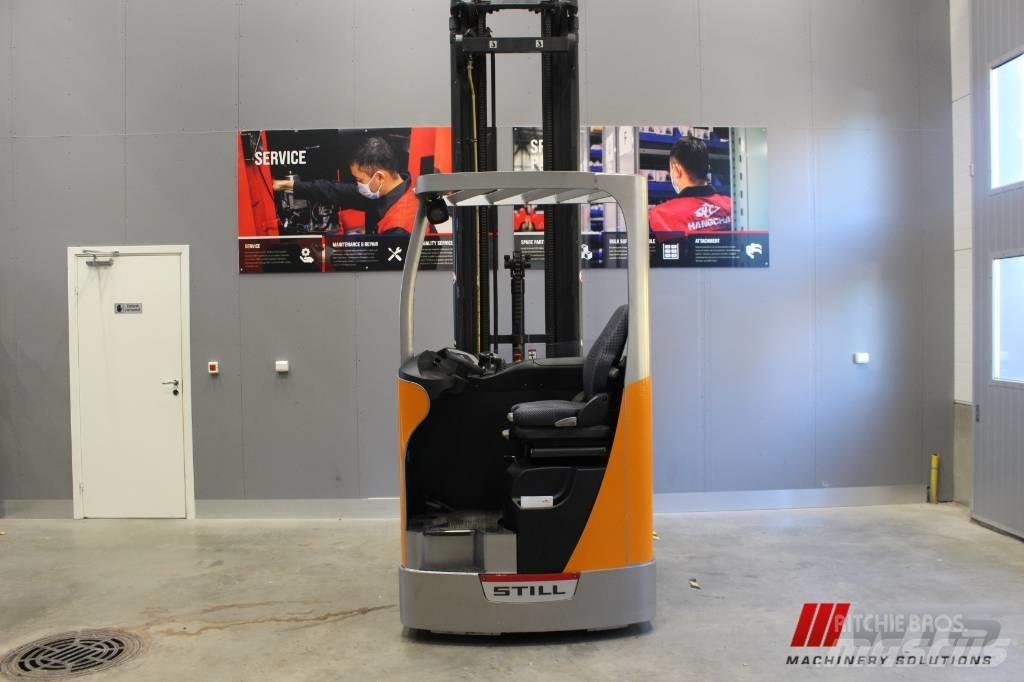 Still FMX17 Reach truck - depo içi istif araçları