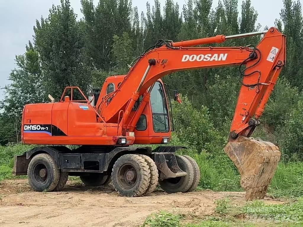 Doosan DH 150 W-7 Lastik tekerli ekskavatörler