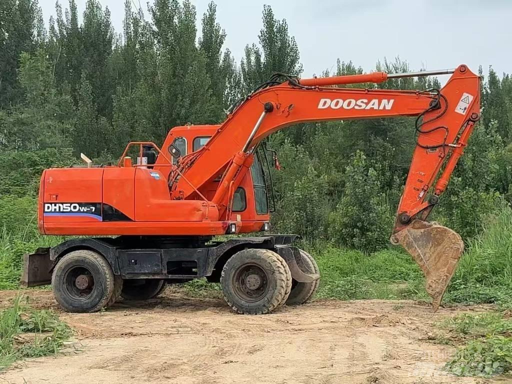 Doosan DH 150 W-7 Lastik tekerli ekskavatörler