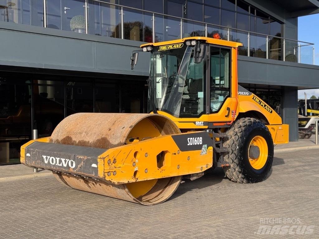 Volvo SD160B Pnömatik lastikli silindirler