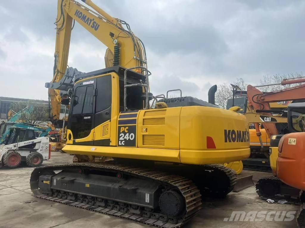 Komatsu PC 240 Paletli ekskavatörler