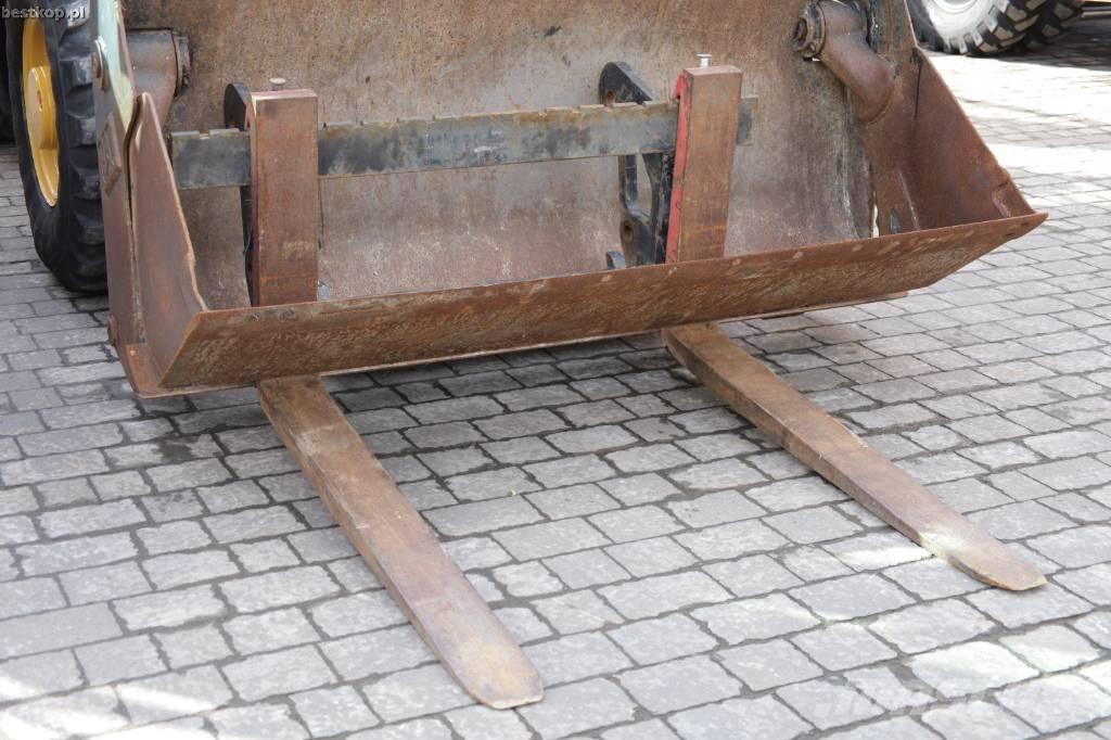 CAT 906M Tekerlekli yükleyiciler