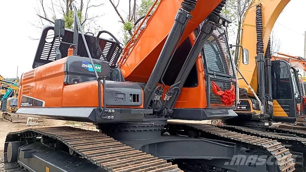 Doosan 225 LC-9 Paletli ekskavatörler