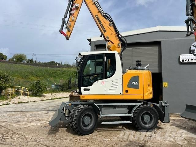 Liebherr 916 Lastik tekerli ekskavatörler