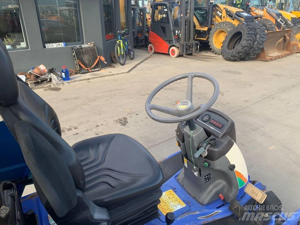 Iseki SF 230 FH Mobil çim biçme makineleri