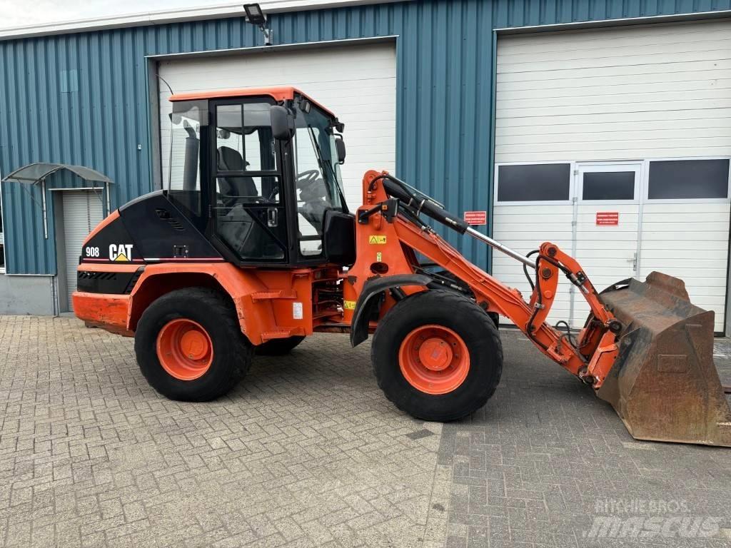 CAT 908 Tekerlekli yükleyiciler