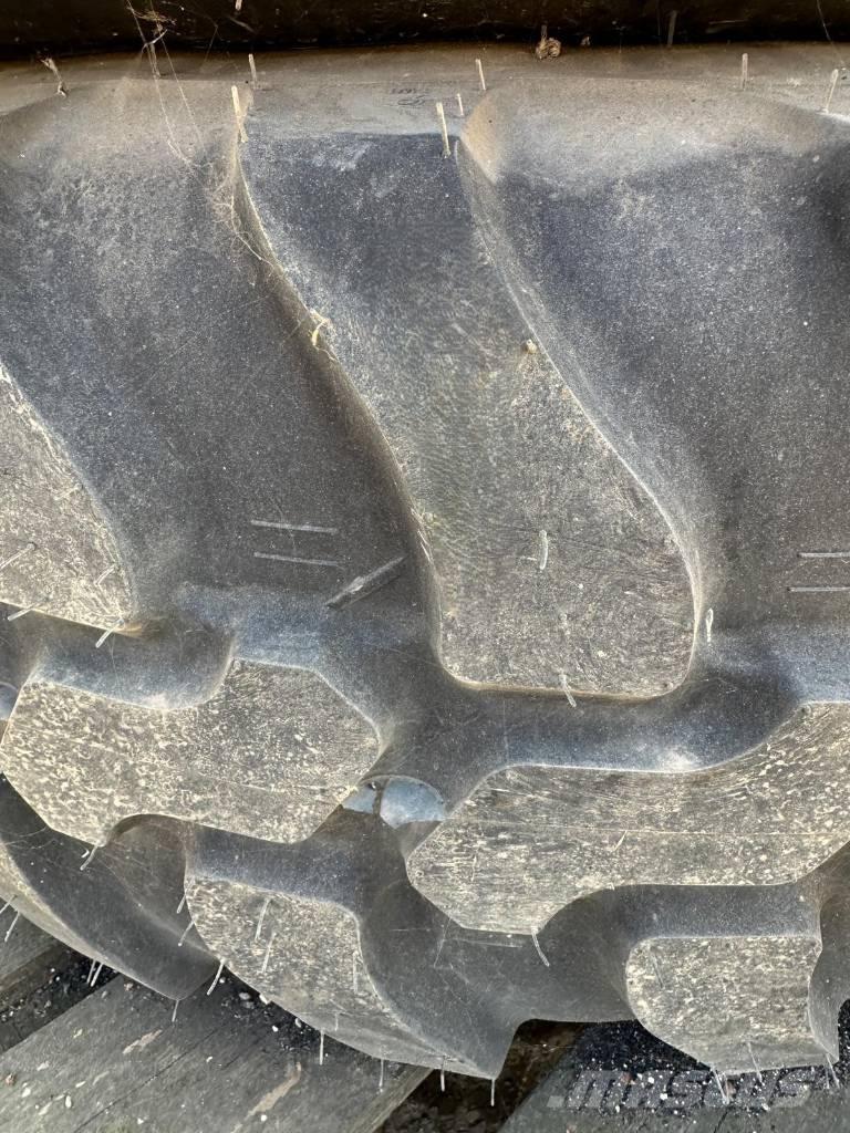 Dunlop 405/70R20 Lastikler