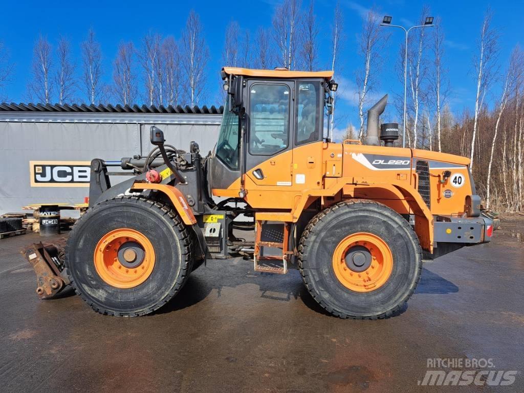 Doosan DL 220 Tekerlekli yükleyiciler