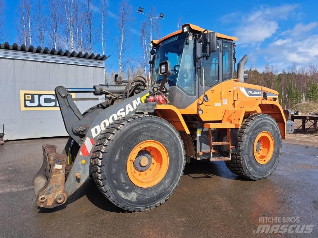 Doosan DL 220 Tekerlekli yükleyiciler