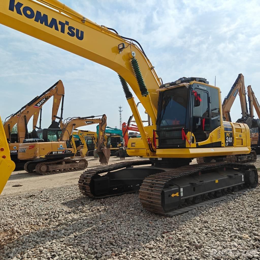 Komatsu 240LC-8 Paletli ekskavatörler