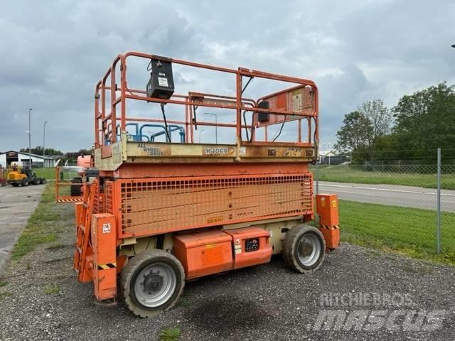 JLG M4069 Makasli platformlar
