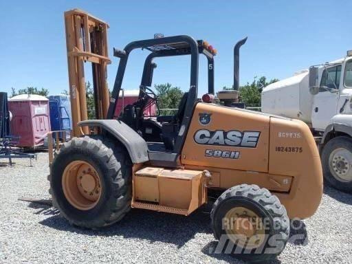 CASE 586H Arazi tipi forklift