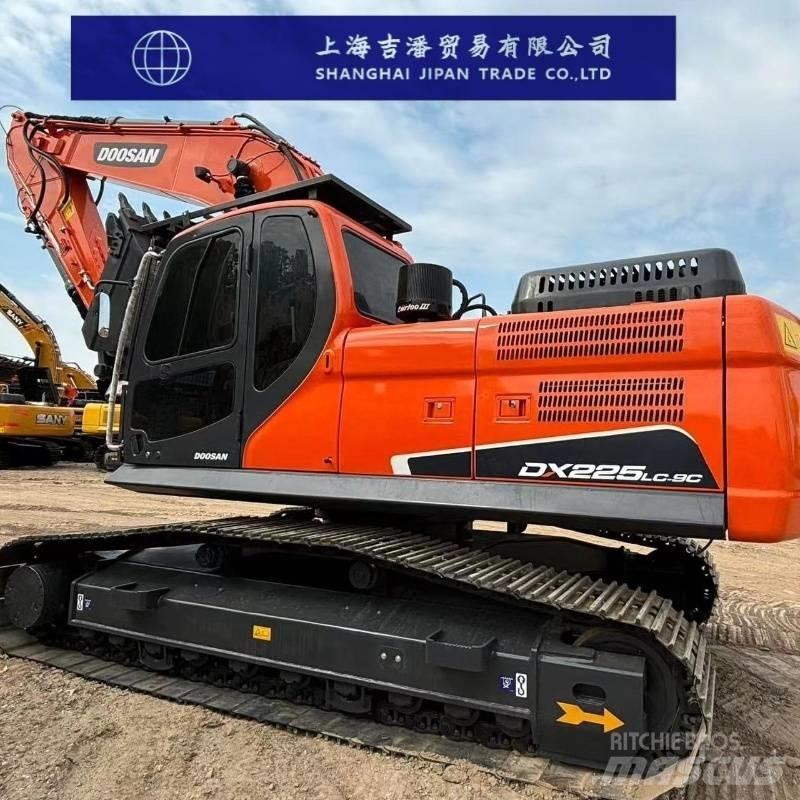 Doosan DX 225 Paletli ekskavatörler