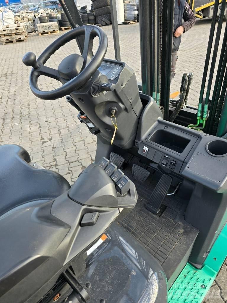 Mitsubishi FG 15 NT LPG'li forkliftler