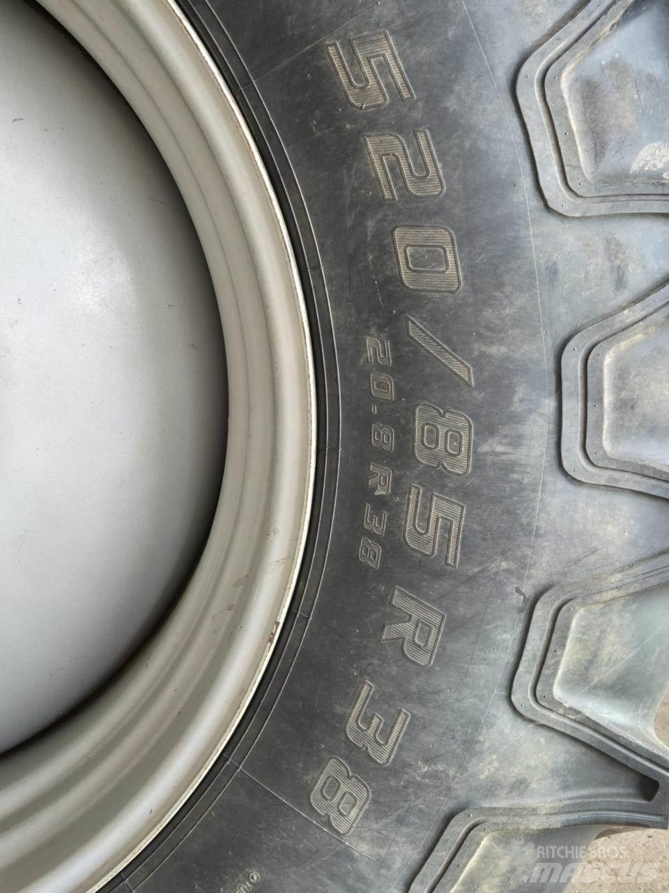 Amazone UX 4200 Çekilir pülverizatörler