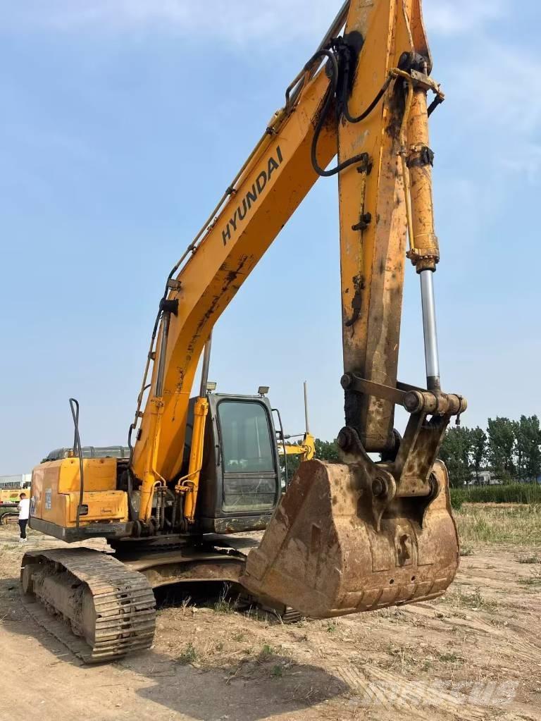 Hyundai Robex 215-7 Paletli ekskavatörler